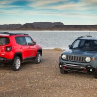 Jeep-Renegade-Latitude-and-Trailhaw