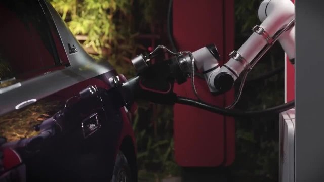  unmanned charging with help of robotic hand