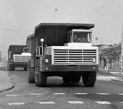 Debrecen 1971, Árpád tér, BelAZ-540 - Fortepan 98154 (croppe