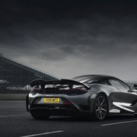 Mclaren-765lt-2020-bokom-seryi