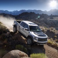 Auto Ford F-150 SVT RAPTOR SUPER CREW