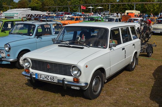 Lada (7906355062)