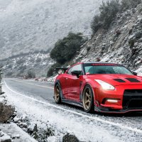 Nissan-gt-r-nissan-krasnyi-doroga-sklon-sneg