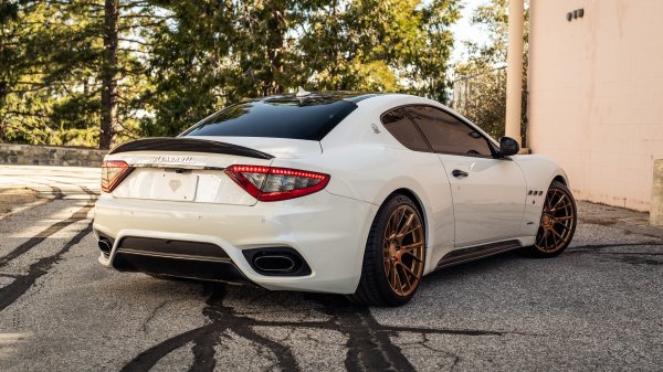 Maserati-granturismo-wallpaper-inomarka