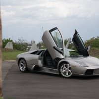 Lamborghini-murcielago-scissor-doors-lambo