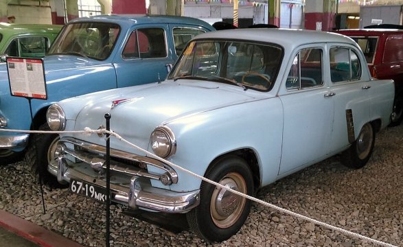 Moskvitch-402 Moscow museum of transport cropped