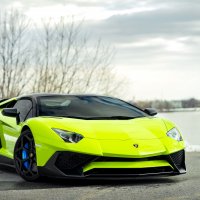 Lamborghini-aventador-vag-green-sky