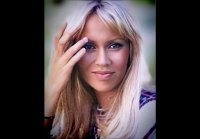 Photo s of Agnetha from Abba singing the one who loves you n