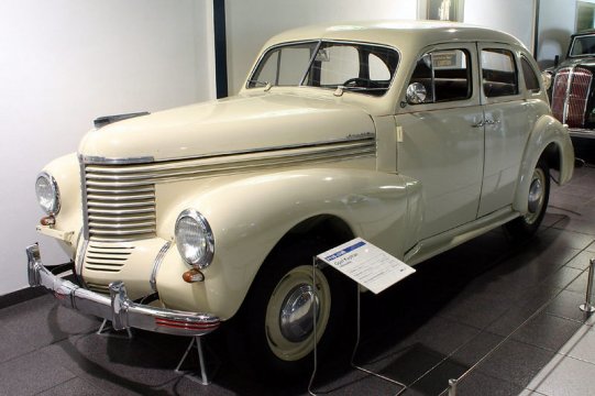 800px-Opel-kapitaen-38-40