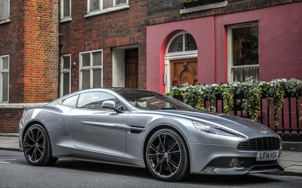 Aston-martin-vanquish-street