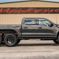 hennessey-velociraptor-6x6-ford-vid-sboku