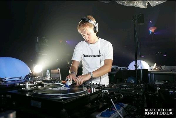 Armin van Buuren ft. Christian Burns  This Light Between Us - 03.Armin van Buuren ft. Christian Burns  This Light Between Us