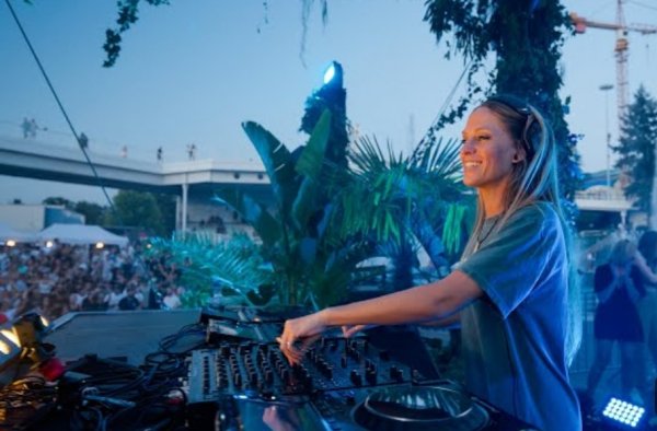 Nora En Pure - Purified Radio 435