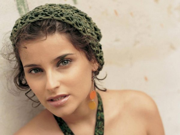 Nelly Furtado - Say It Right