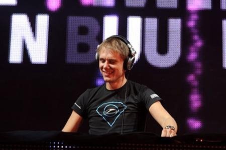 Armin Van Buuren Feat. Emma Hewitt - Forever Is Ours (Solarstone Pure Mix)