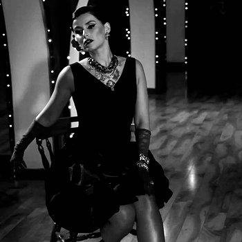 Nelly Furtado -  Waiting For The Night