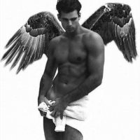 shower-angel-man-wings