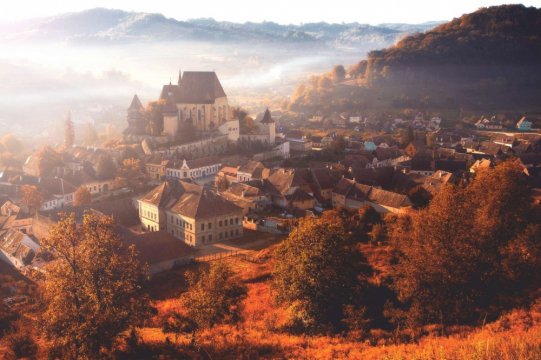 Бьертан, Трансильвания. Родина графа Дракулы осенью