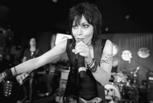 joan-jett-2-690x465