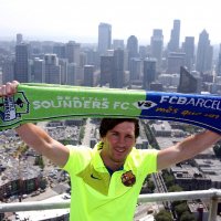 messi spaceneedle scarf