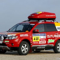 mitsubishi outlander dakar 1