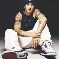 eminem news 1236270084 crop 320x370-spac