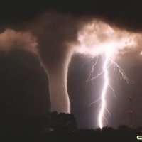 lighting-and-tornado-storm-wallpaper