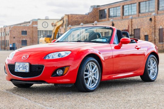 Mazda MX-5 Miata Sport (2009)